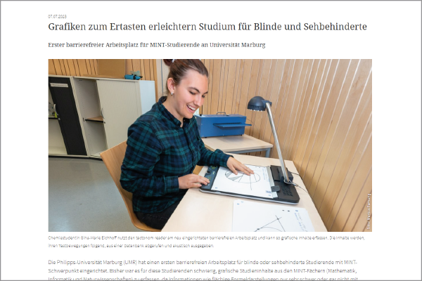 Vorschaubild zum Artikel mit der Überschrift "Grafiken zum Ertasten erleichtern Studium für Blinde und Sehbehinderte" Darunter ist ein Foto, dass eine Schülerin beim erkunden einer taktilen Grafik am Tactonom Reader zeigt.